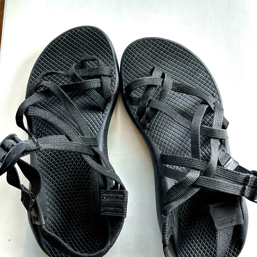Chaco women black candles